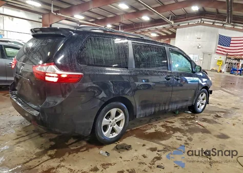 2015 Toyota Sienna Le z USA, uszkodzony, nr VIN 5TDKK3DC1FS617499
